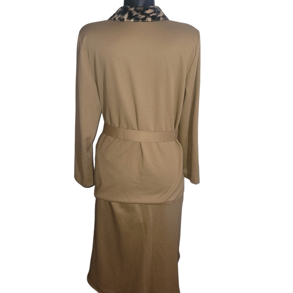 D'Allaird 90's Vintage Skirt Suit Set in Brown and Tan - Picture 6 of 7